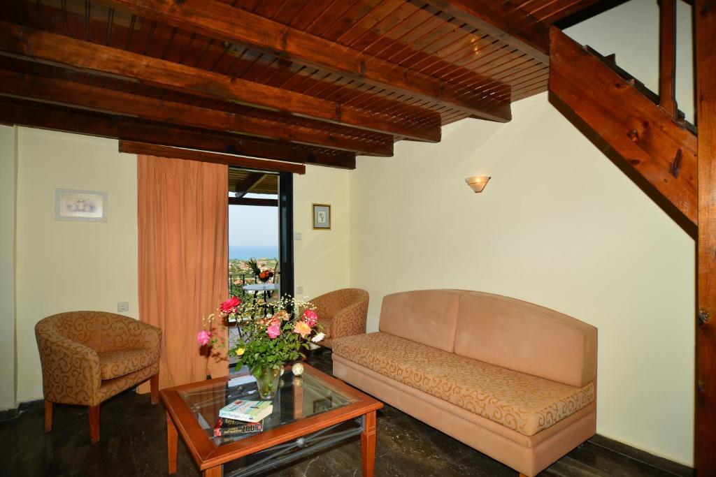 Antilia Apartments Tavronitis  Bilik gambar